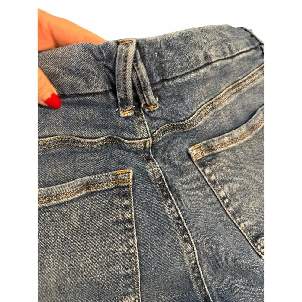 Good American Distressed Cropped Jeans - Picture 11 of 13